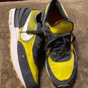 Nike Bright Yellow and Dark Gray Athletic Shoes Comes With Free Smile Hat🎄